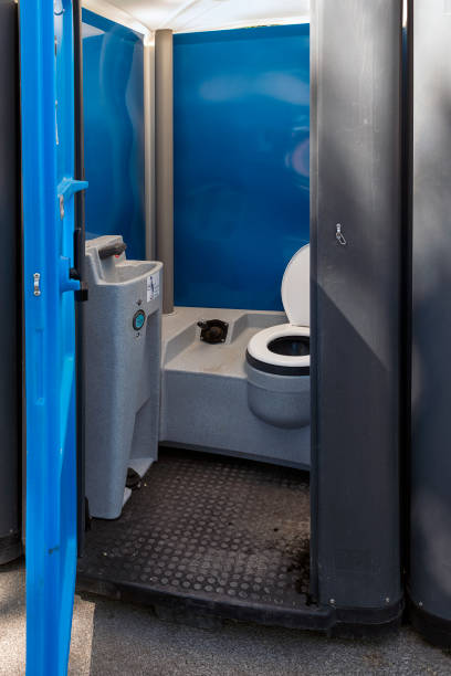 Best Luxury portable toilet rental  in Forest, OH
